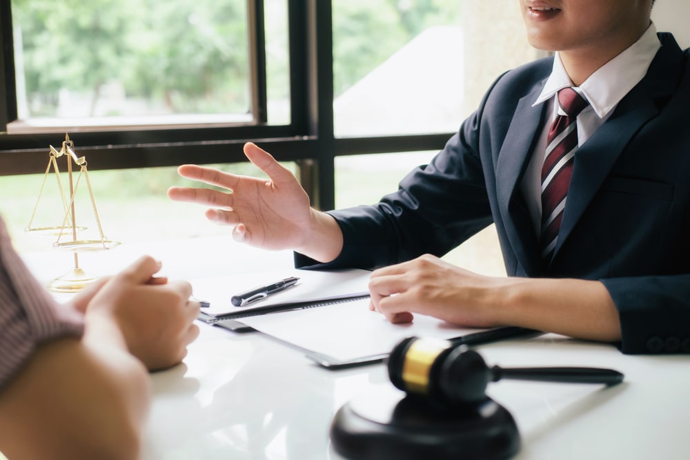 Lafayette OWI lawyer meeting client